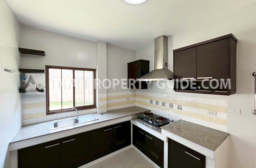 House with Shared Pool in Bangnatrad 
